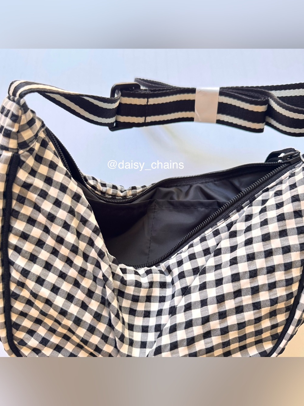 Uniqlo Round Mini Shoulder Bag - Picture 3 of 3